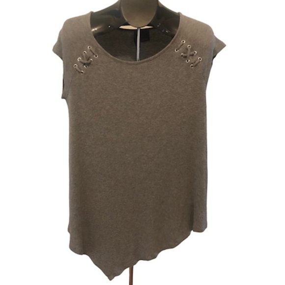 New Directions Gray Ribbed Top L Asymmetrical Hem EUC - Picture 1 of 4